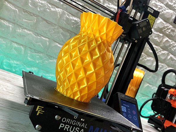 eSilk-PLA printing vase
